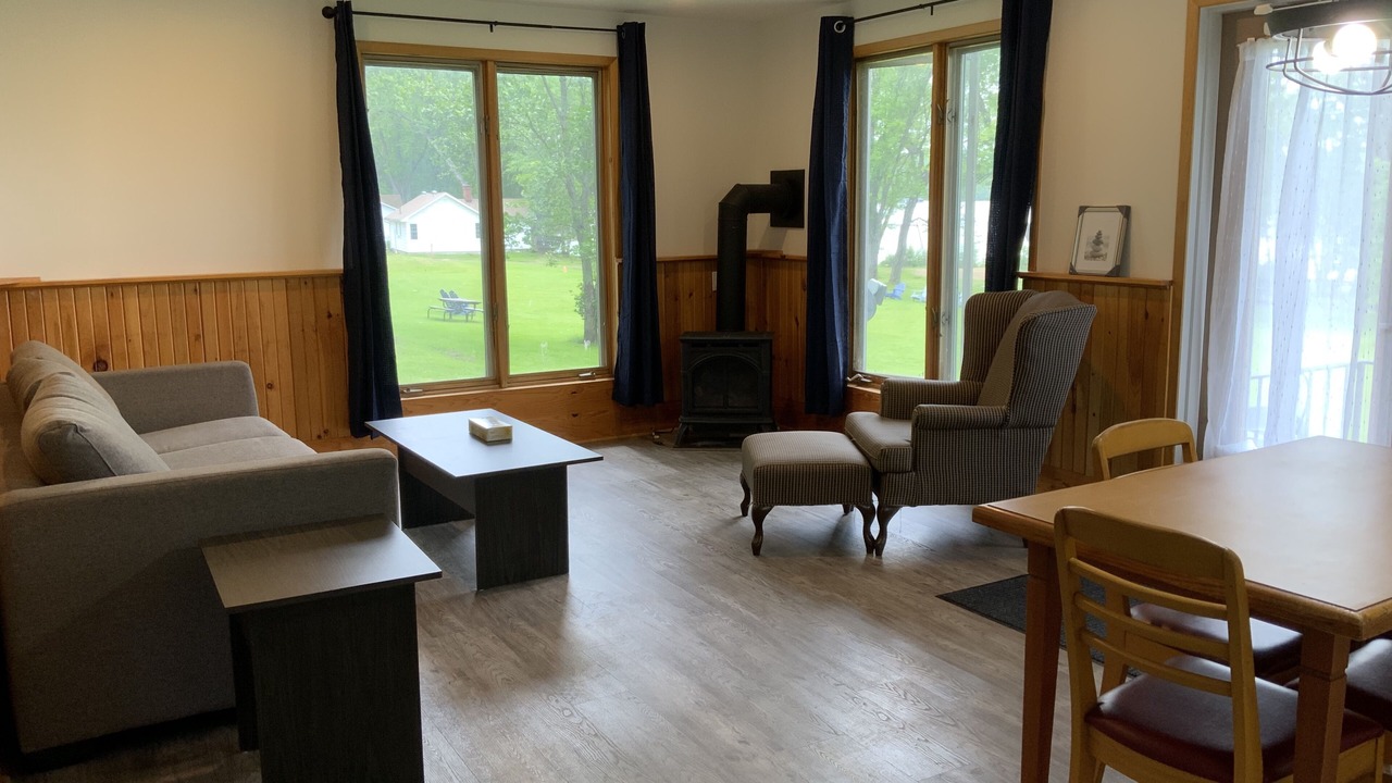 Photo of Livingroom in Lake of Bays
