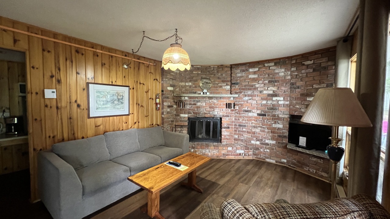Photo of Livingroom in Lake of Bays