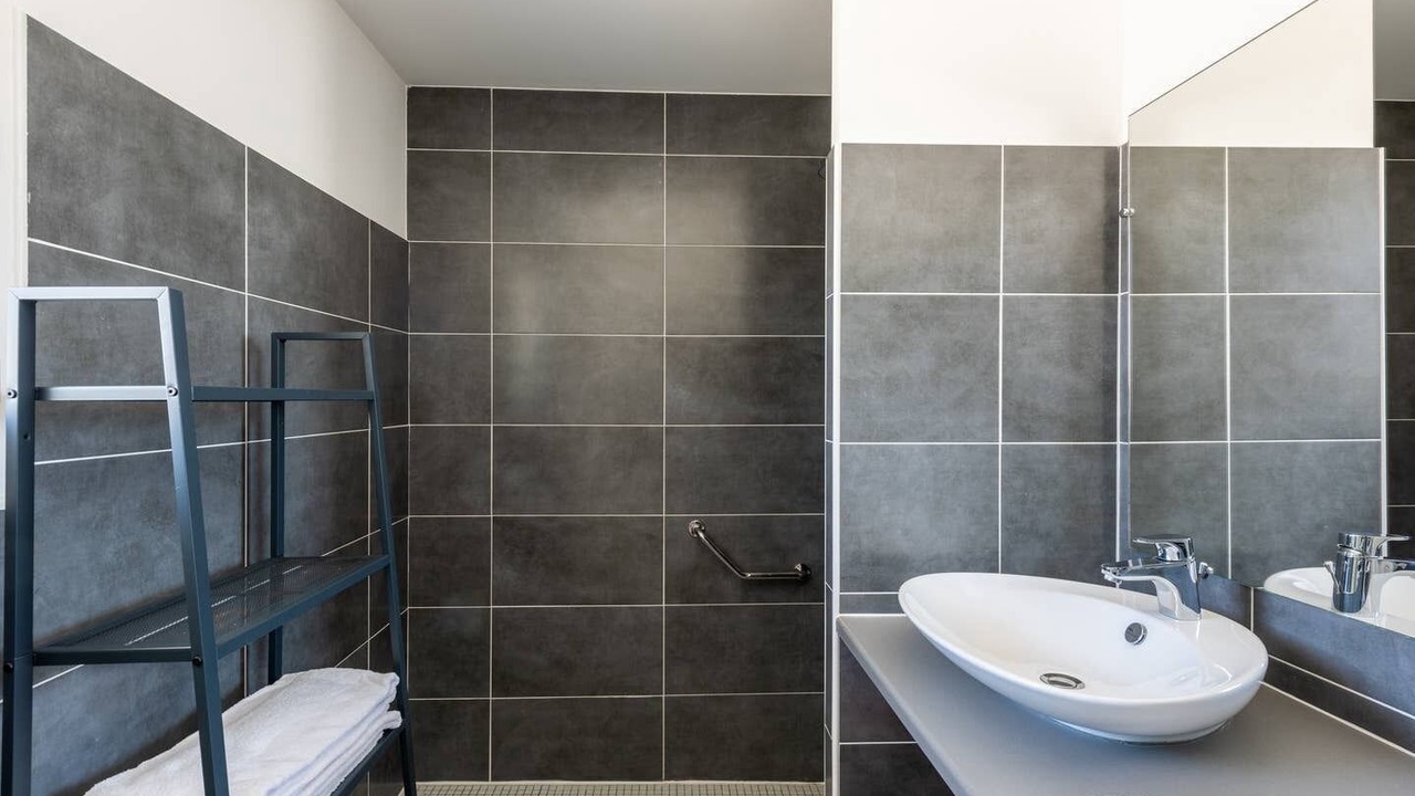 Photo of Bathroom in Libourne