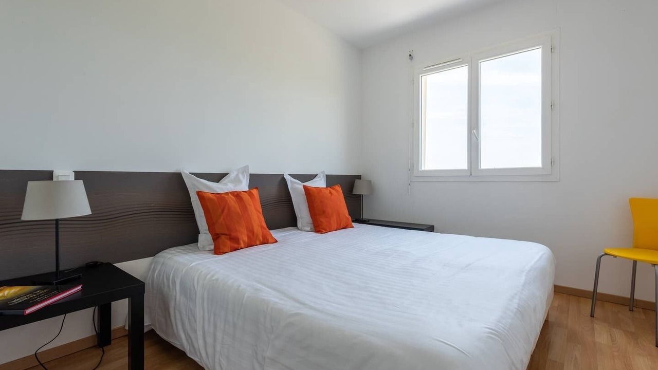 Photo of Bedroom in Libourne