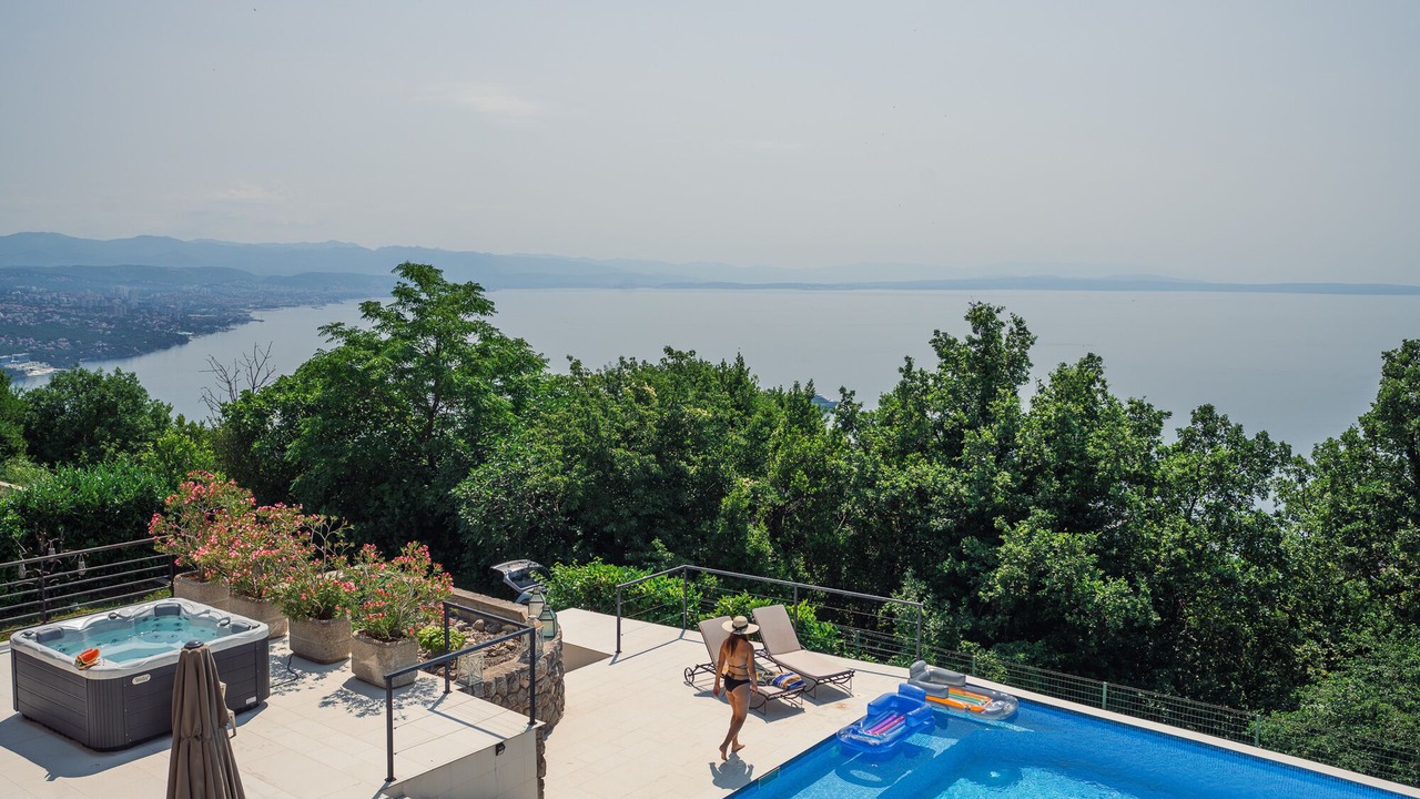 Photo of Outdoor in Bregi