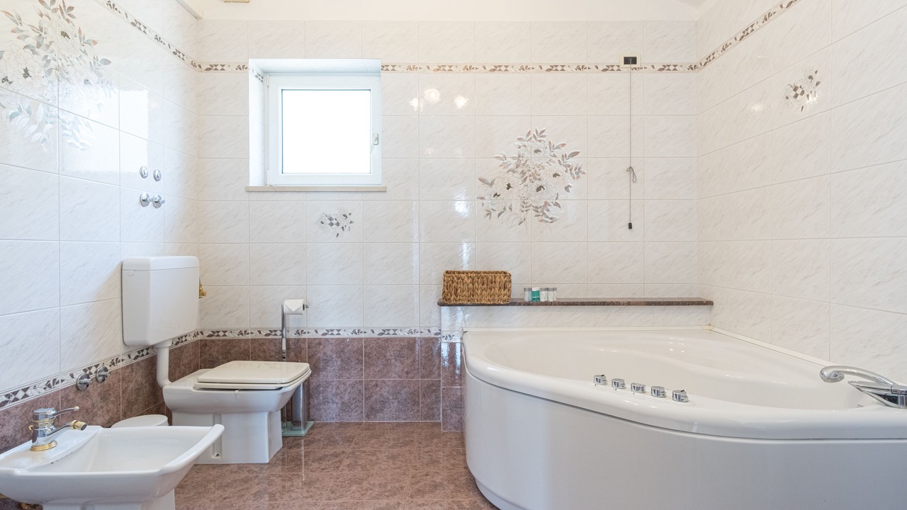 Photo of Bathroom in Bregi