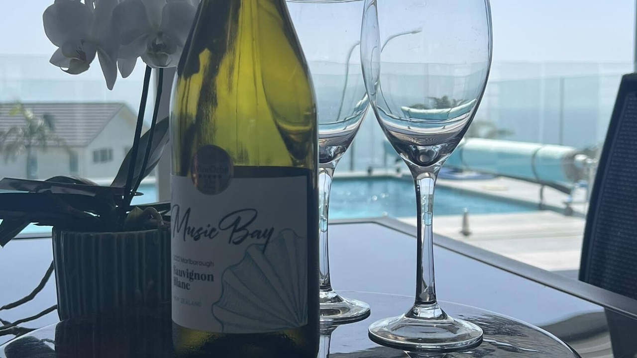 Photo of Others in Cable Bay