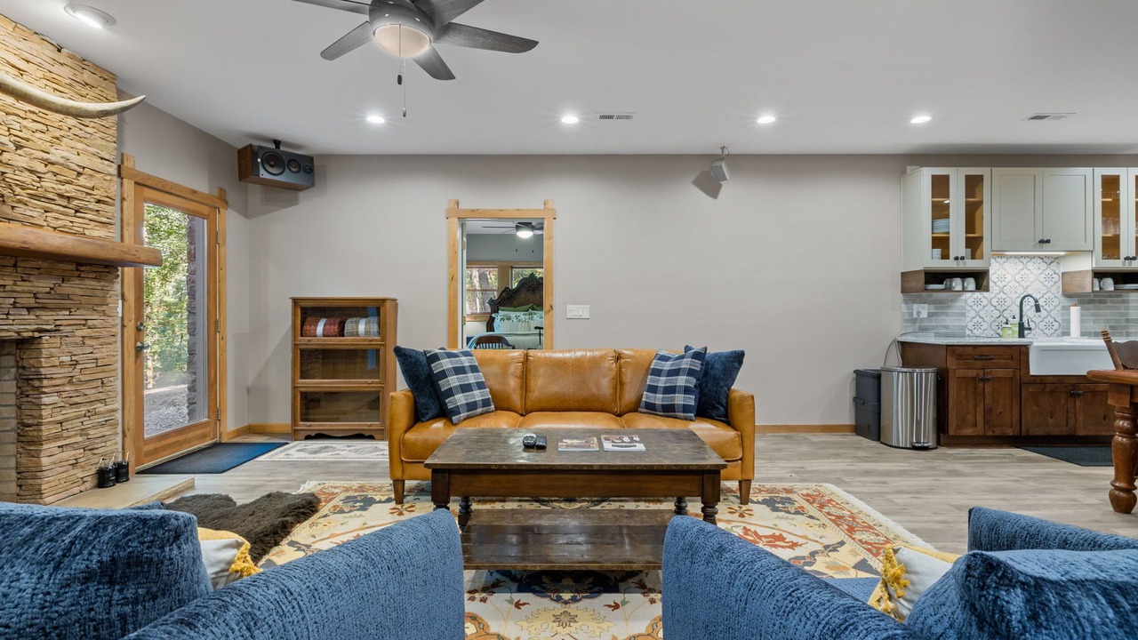 Photo of Livingroom in Hickman