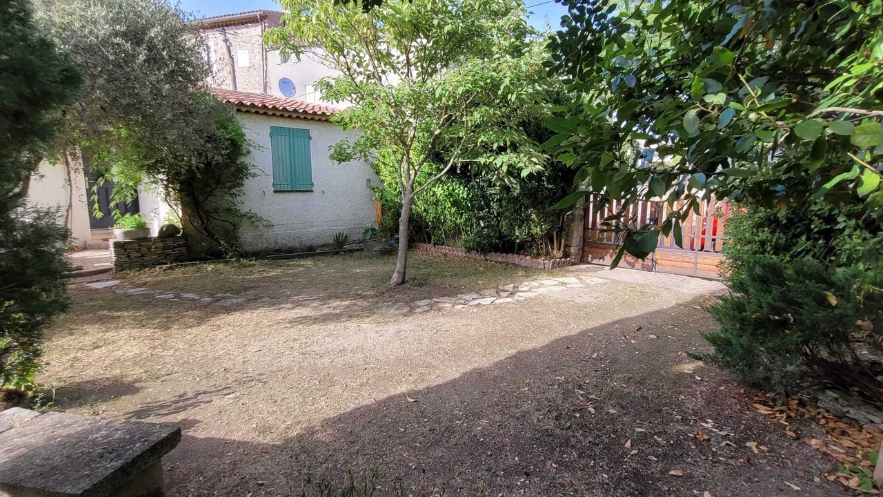 Photo of Outdoor in Revest-des-Brousses