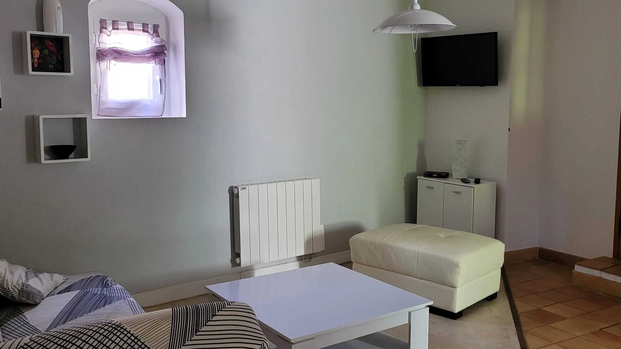 Photo of Livingroom in Revest-des-Brousses