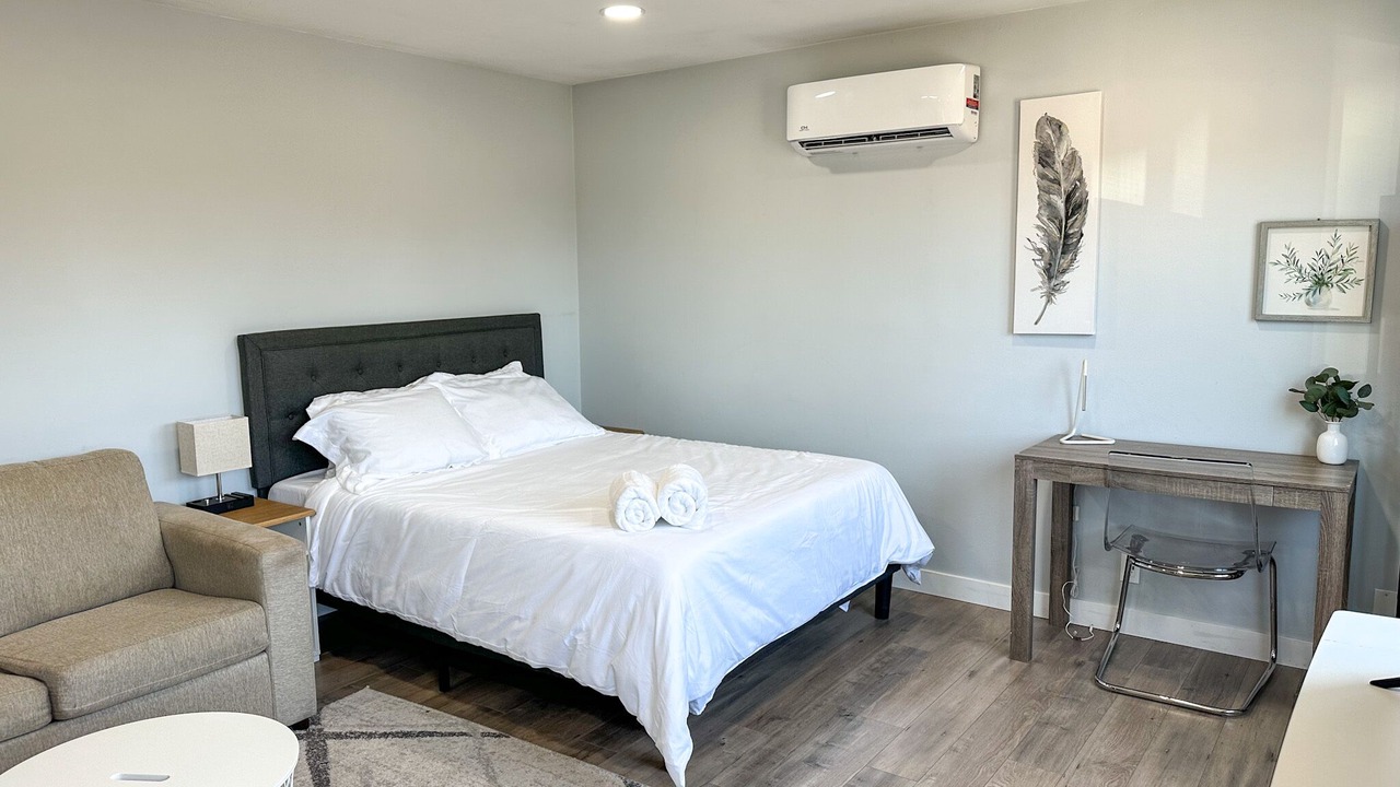 Photo of Bedroom in White Center