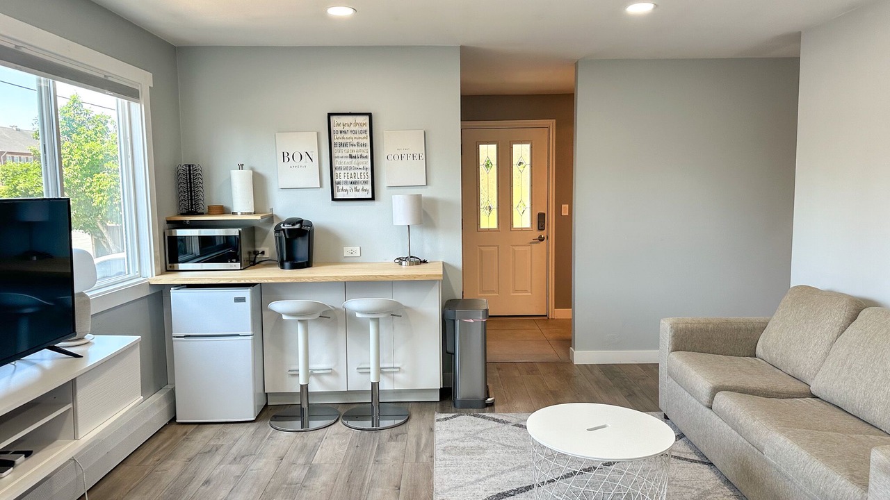 Photo of Livingroom in White Center