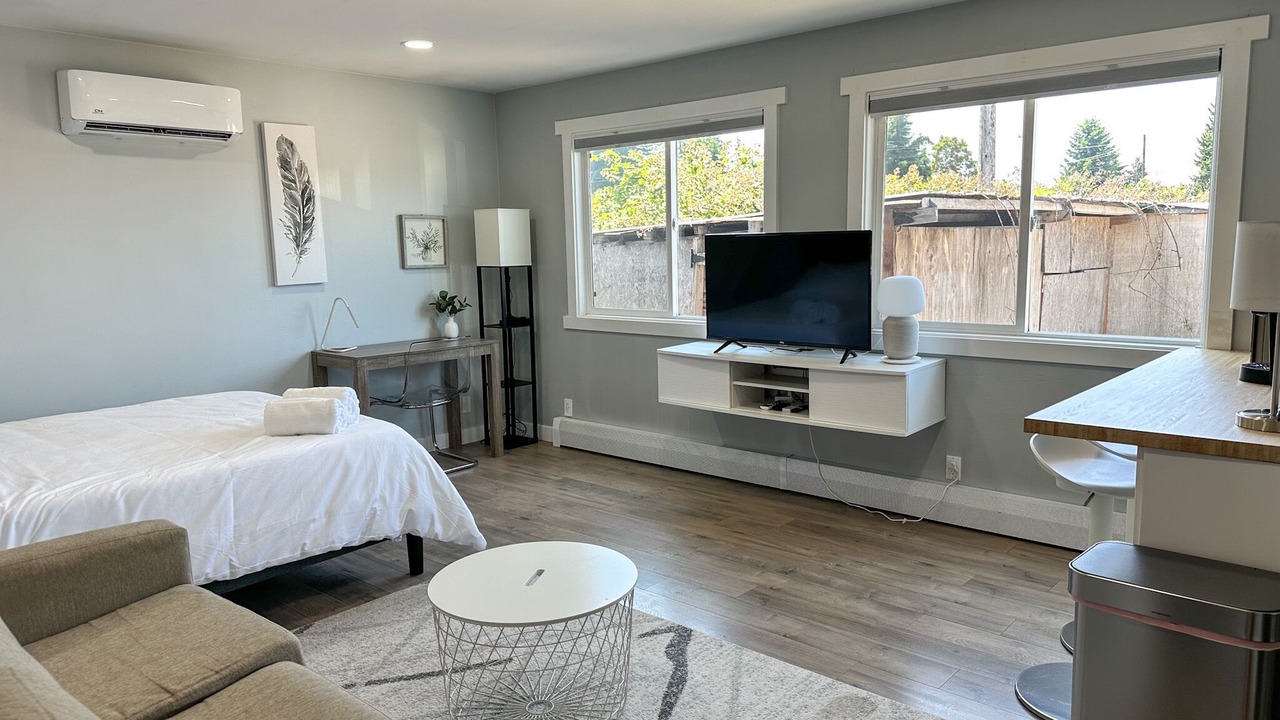 Photo of Bedroom in White Center