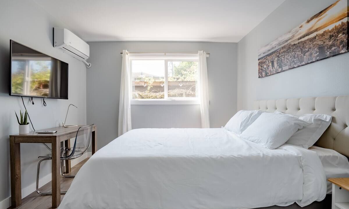 Photo of Bedroom in White Center