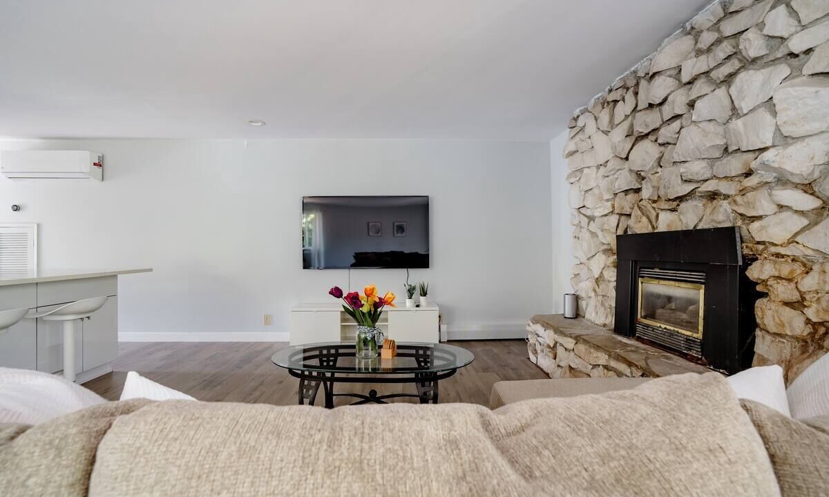 Photo of Livingroom in White Center