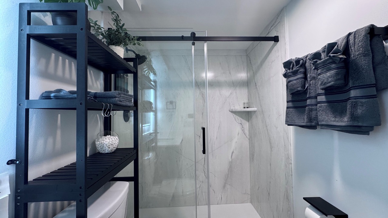 Photo of Bathroom in Lenox Park