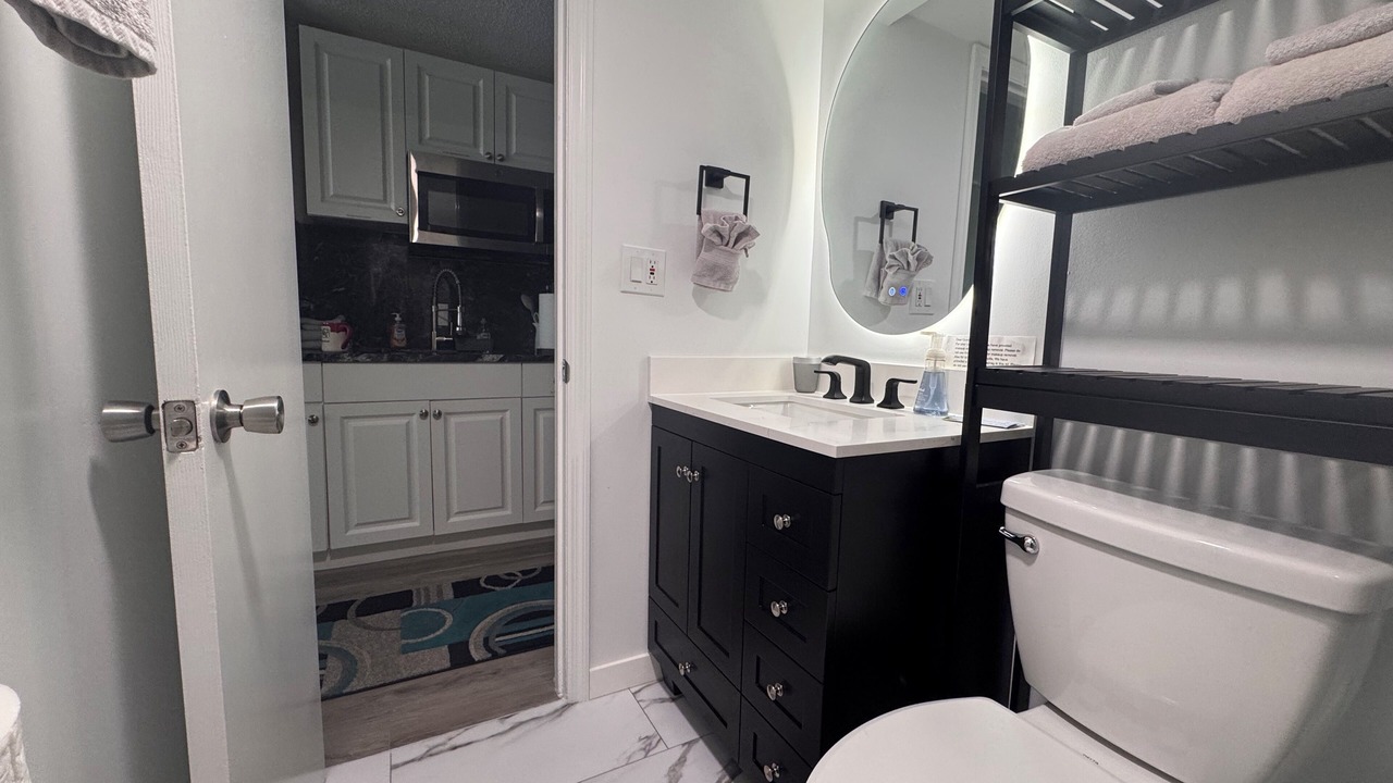 Photo of Bathroom in Lenox Park