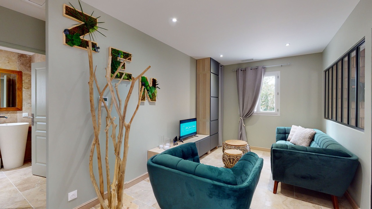 Photo of Livingroom in Saint-Chamassy