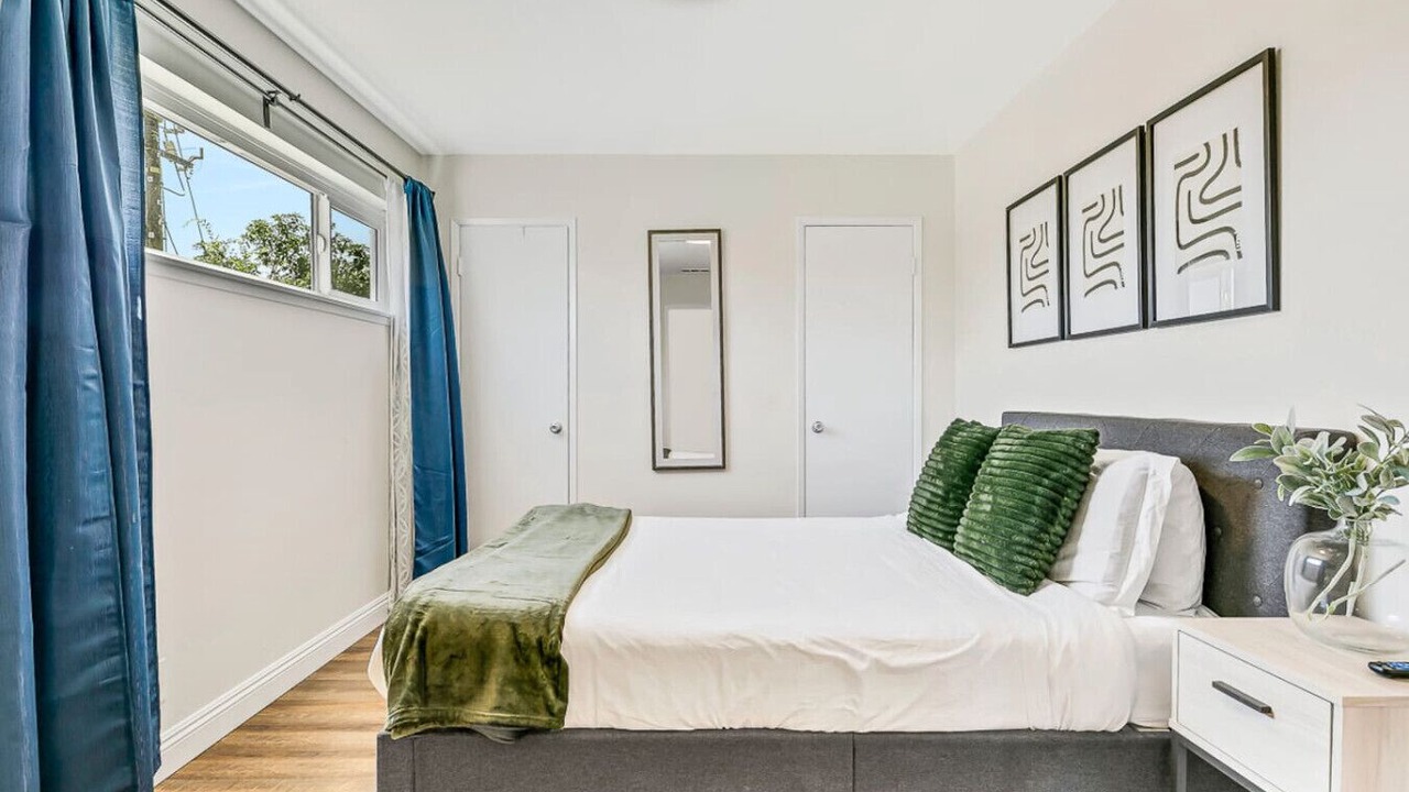 Photo of Bedroom in Midway City