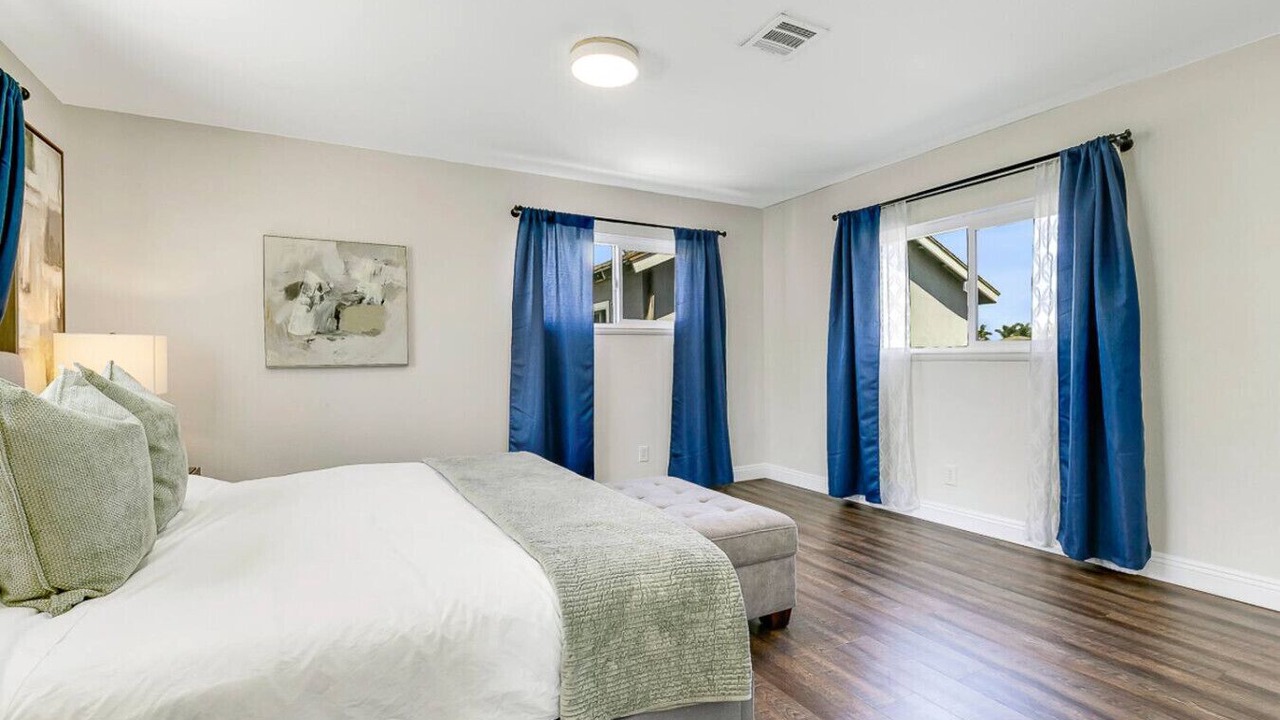 Photo of Bedroom in Midway City