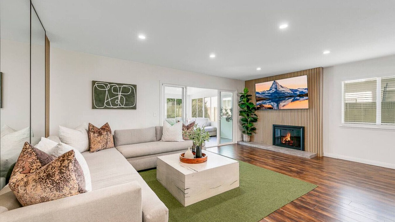 Photo of Livingroom in Midway City