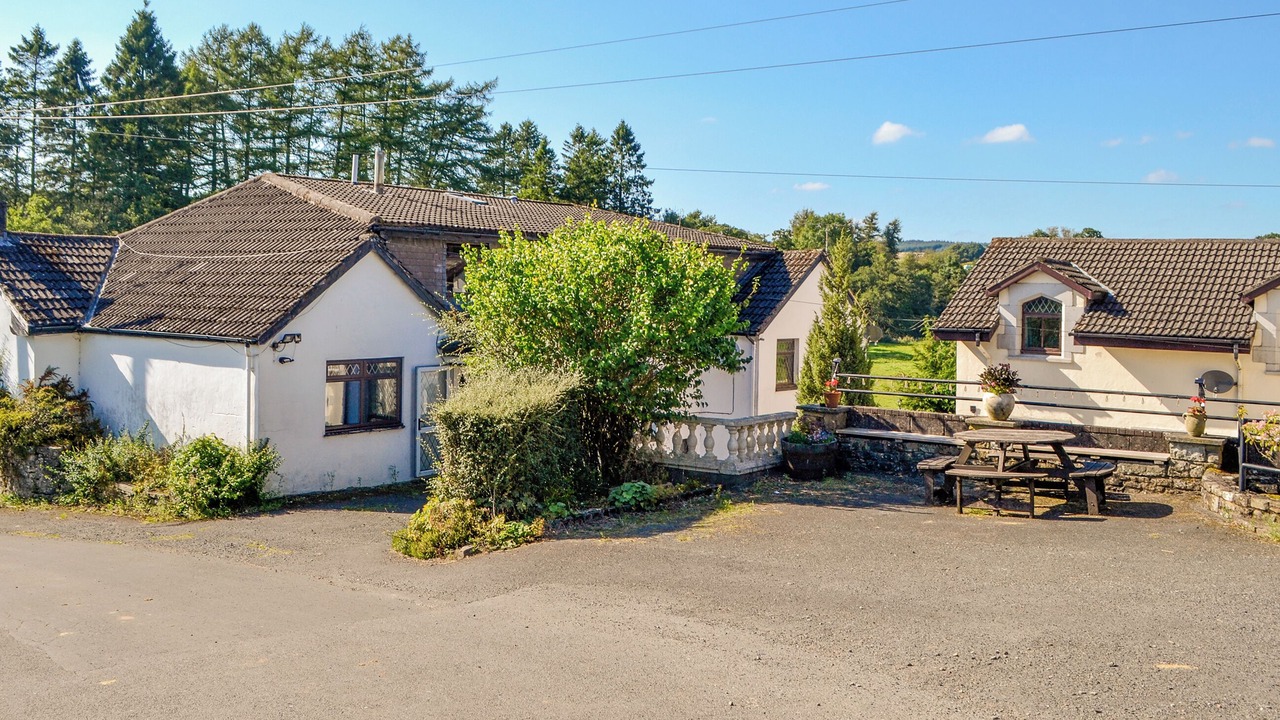 Photo of Outdoor in Wing