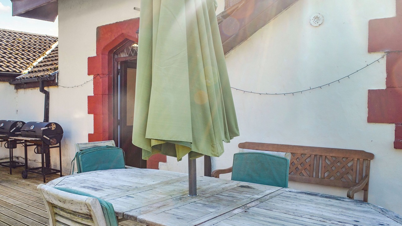 Photo of Others in Wing