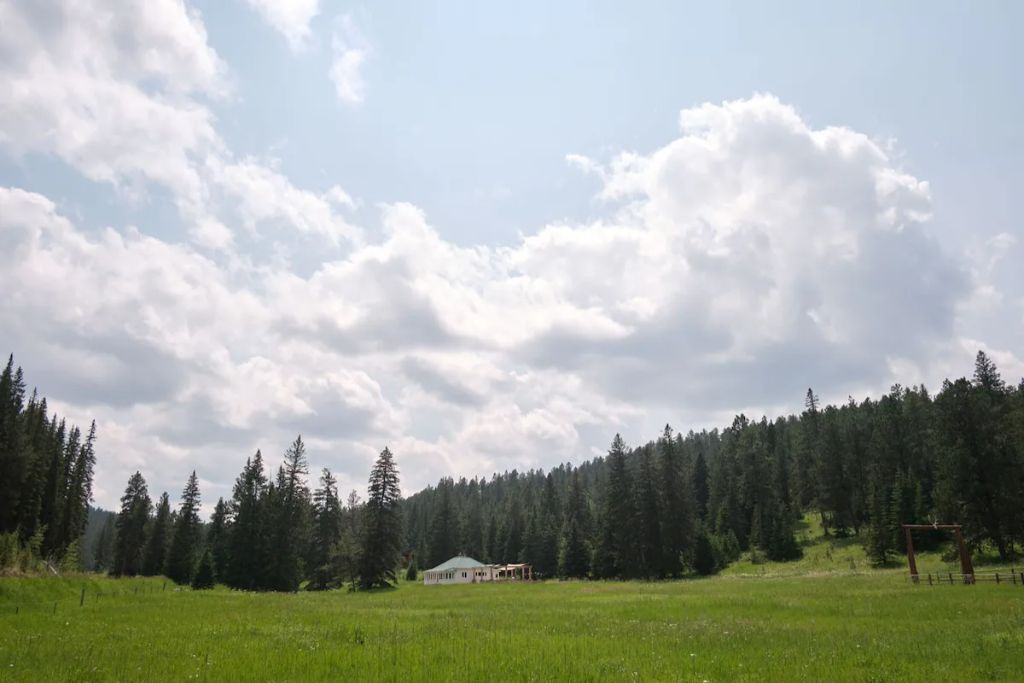 Photo of Others in Deadwood
