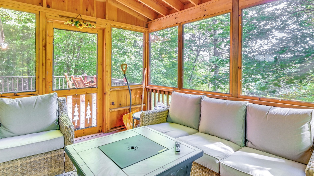 Photo of Livingroom in North Creek