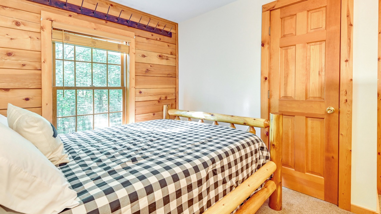 Photo of Bedroom in North Creek