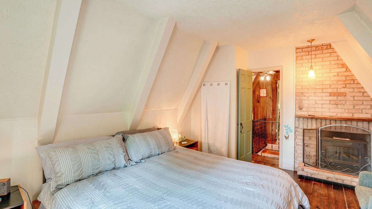 Photo of Bedroom in Becket