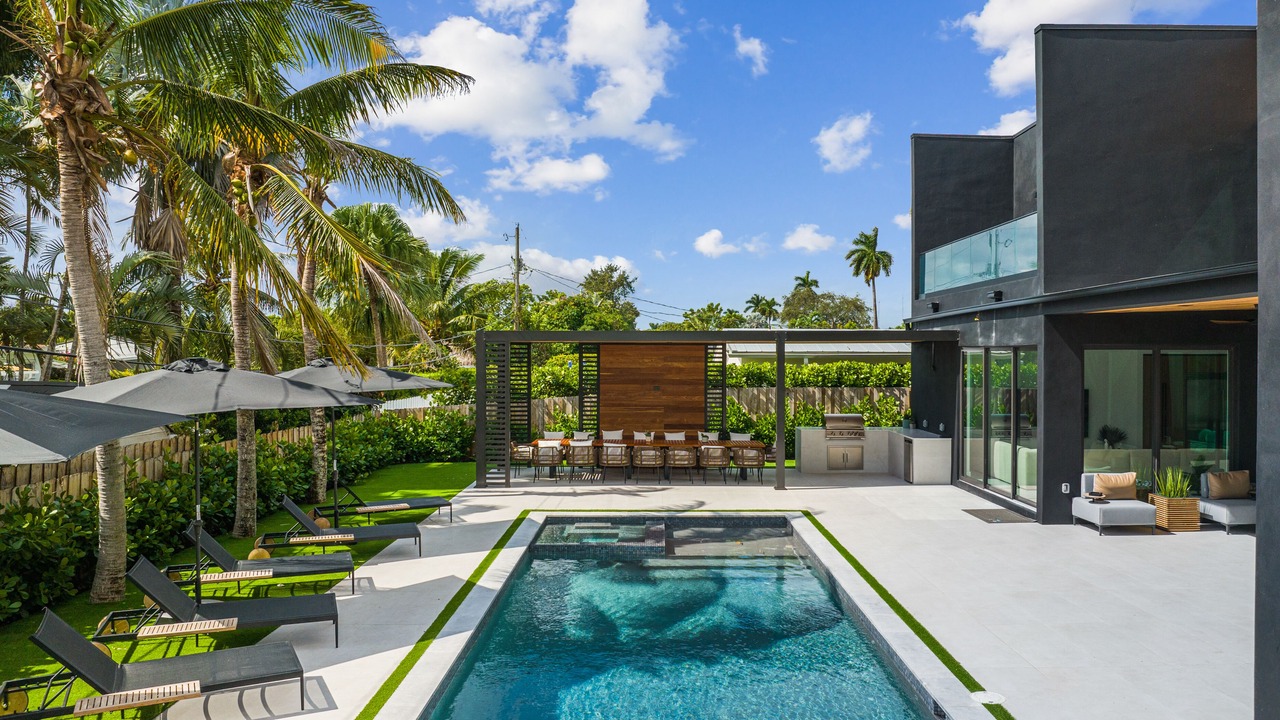 Photo of Outdoor in North Miami Beach