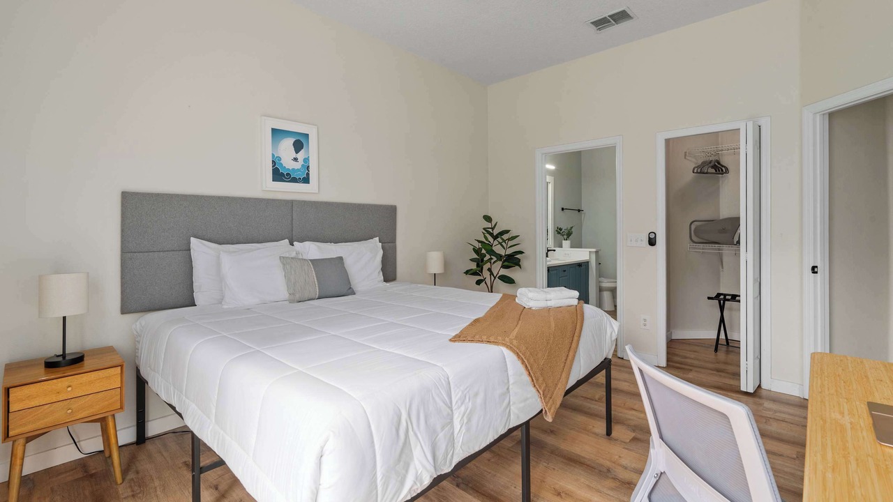 Photo of Bedroom in Tuscan Hills