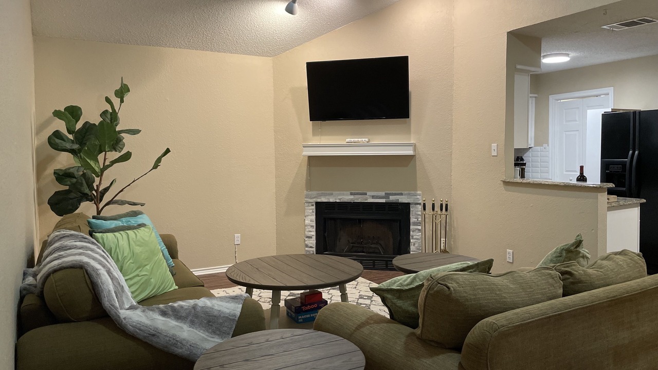 Photo of Livingroom in Far North Dallas
