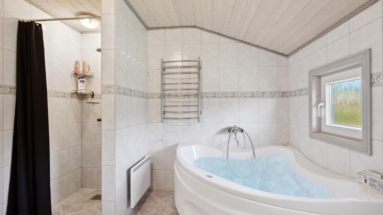 Photo of Bathroom in Skaven Strand