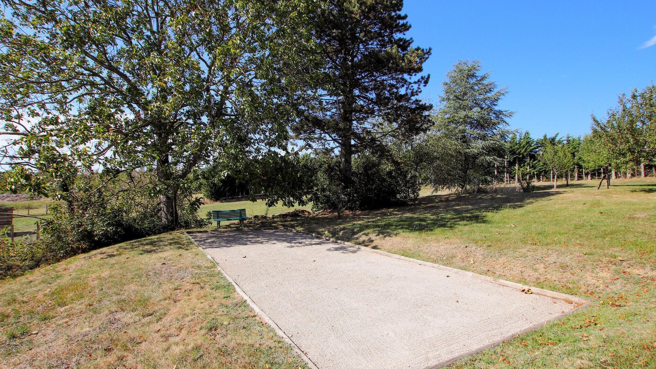 Photo of Others in Montseveroux