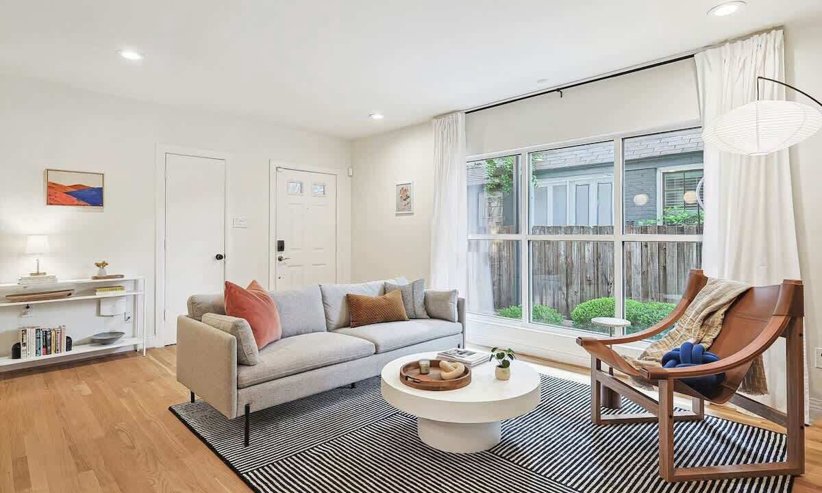 Photo of Livingroom in Oak Lawn