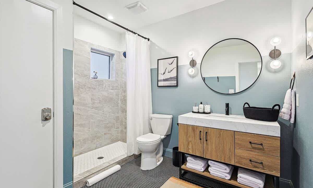 Photo of Bathroom in Oak Lawn