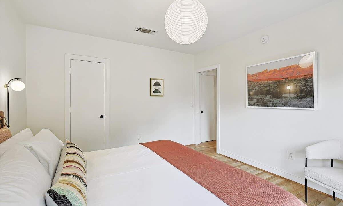Photo of Bedroom in Oak Lawn