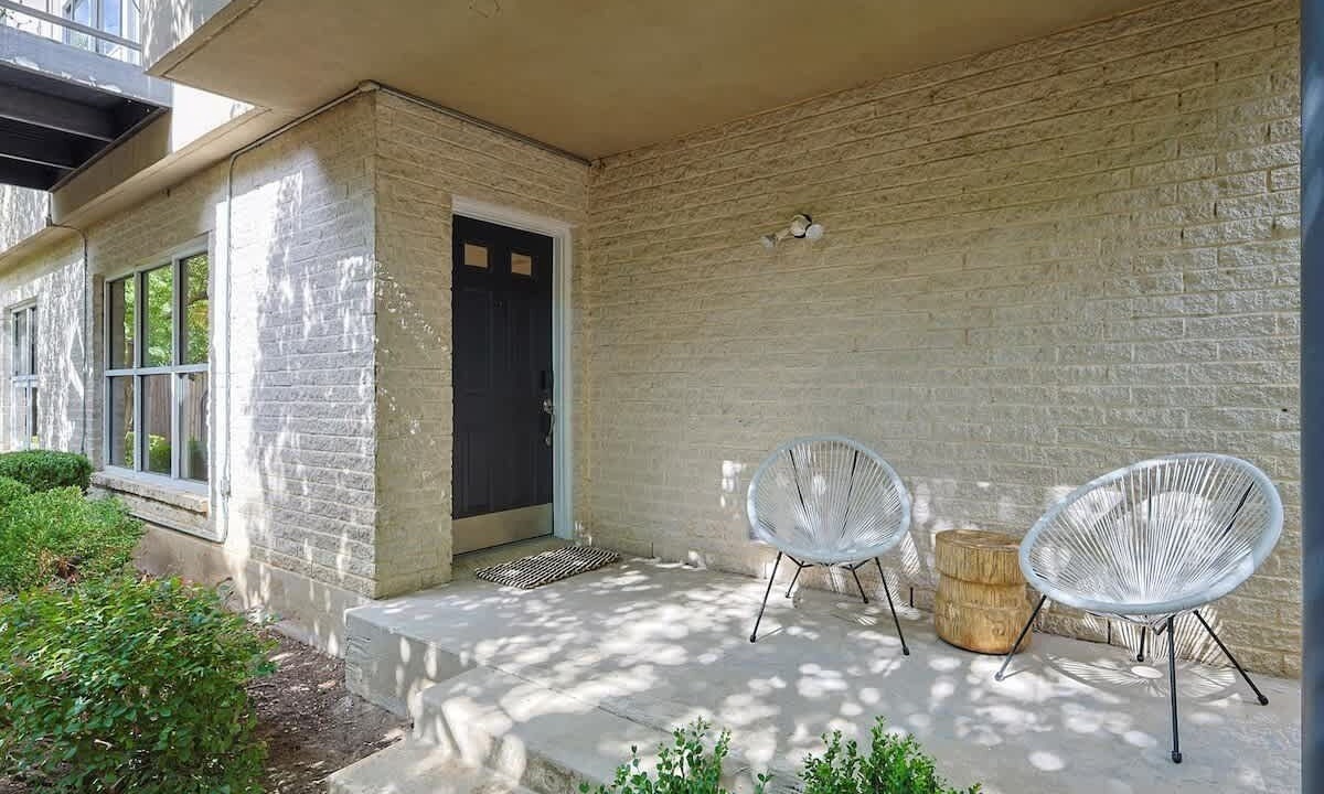 Photo of Patio Balcony in Oak Lawn