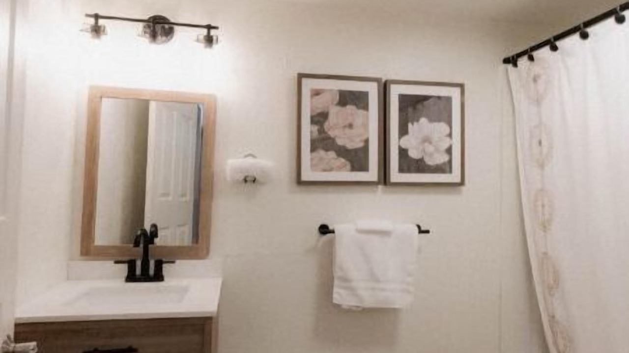 Photo of Bathroom in McCammon