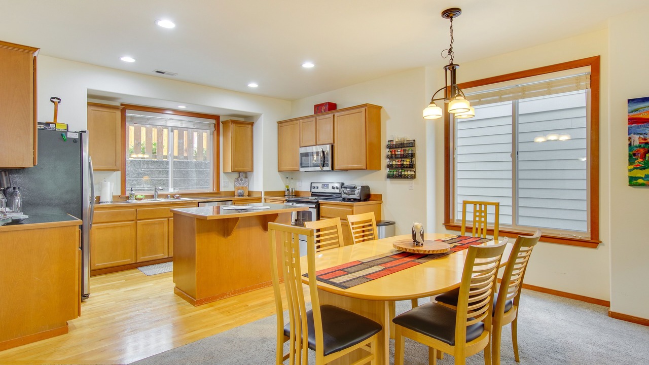 Photo of Others in Everett