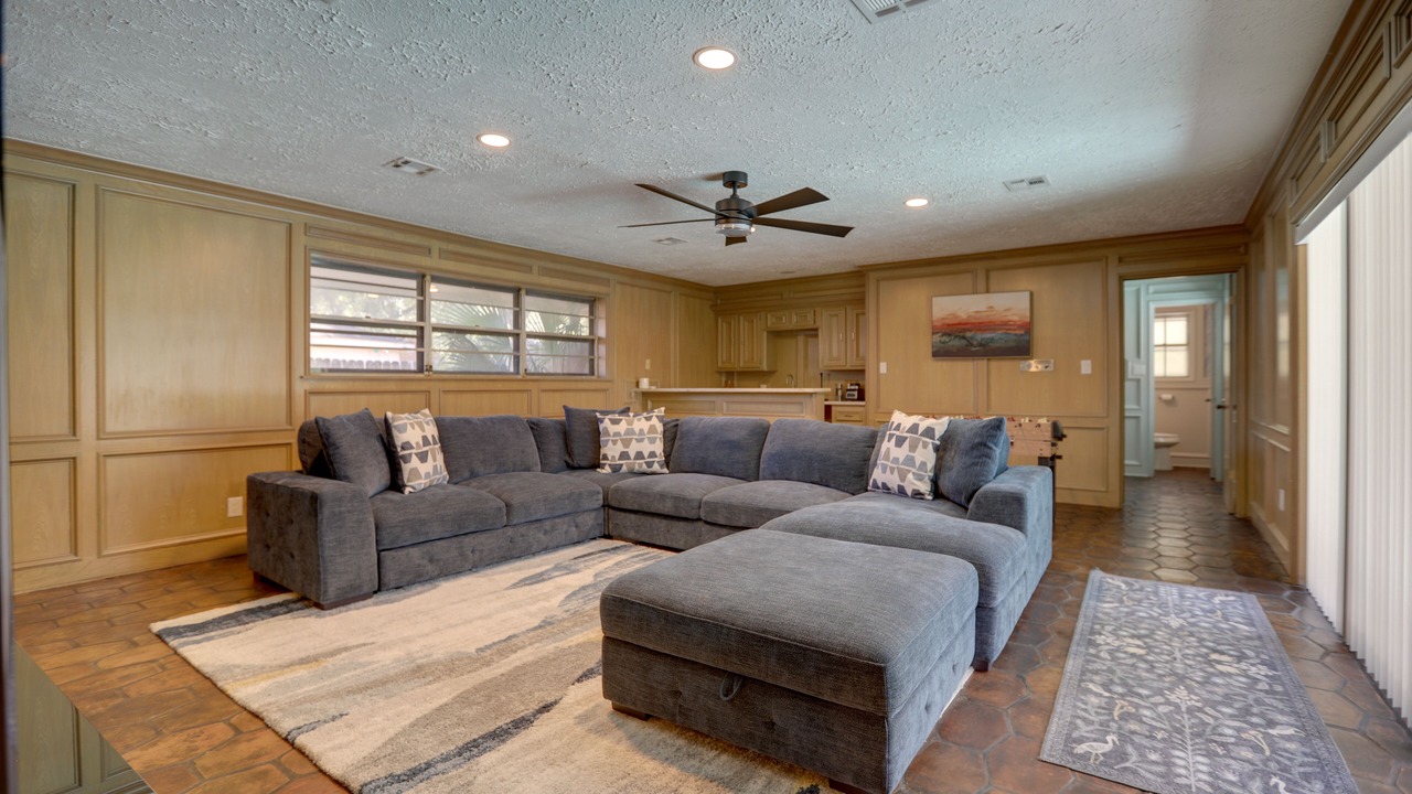 Photo of Livingroom in Braeswood Place