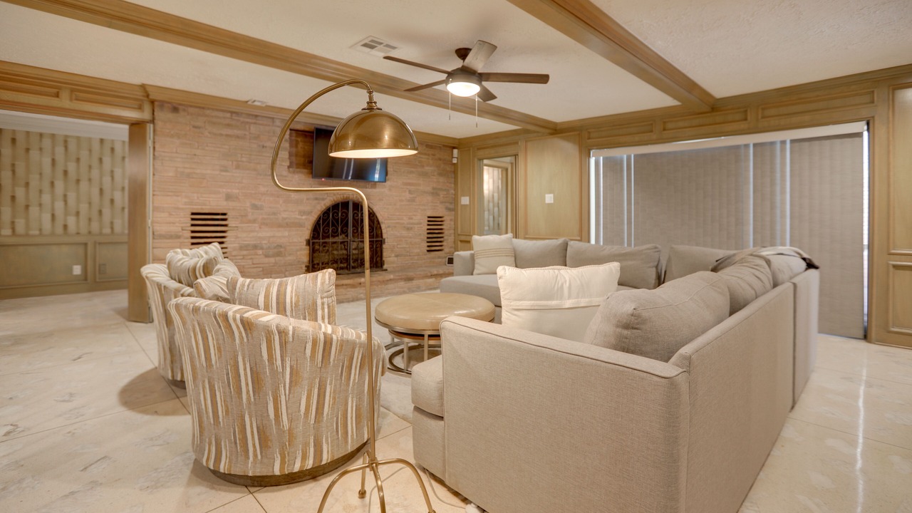 Photo of Livingroom in Braeswood Place