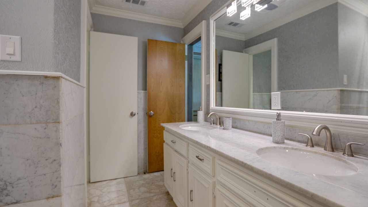 Photo of Bathroom in Braeswood Place