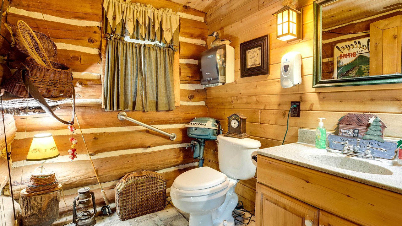 Photo of Bathroom in Hill