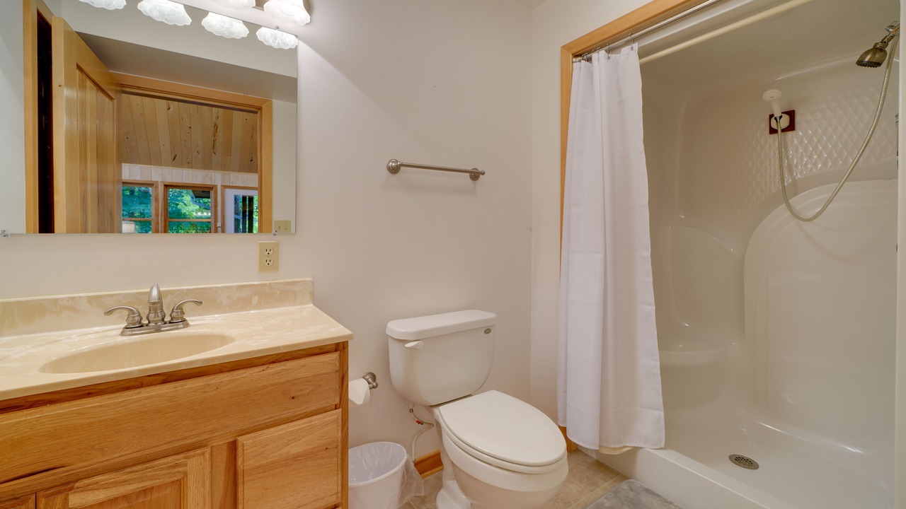 Photo of Bathroom in Edray