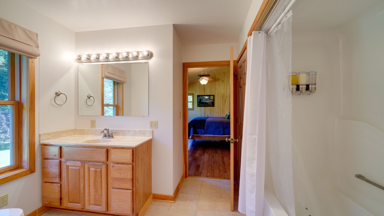 Photo of Bathroom in Edray