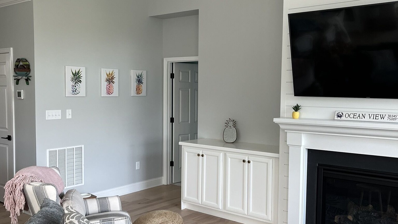 Photo of Livingroom in Cedar Neck