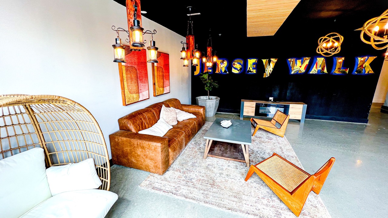 Photo of Livingroom in Elizabeth