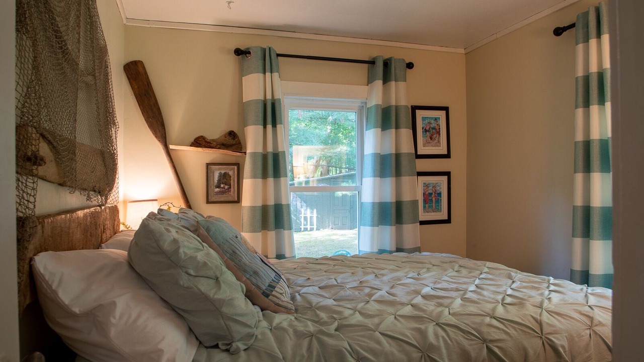 Photo of Bedroom in Pentwater