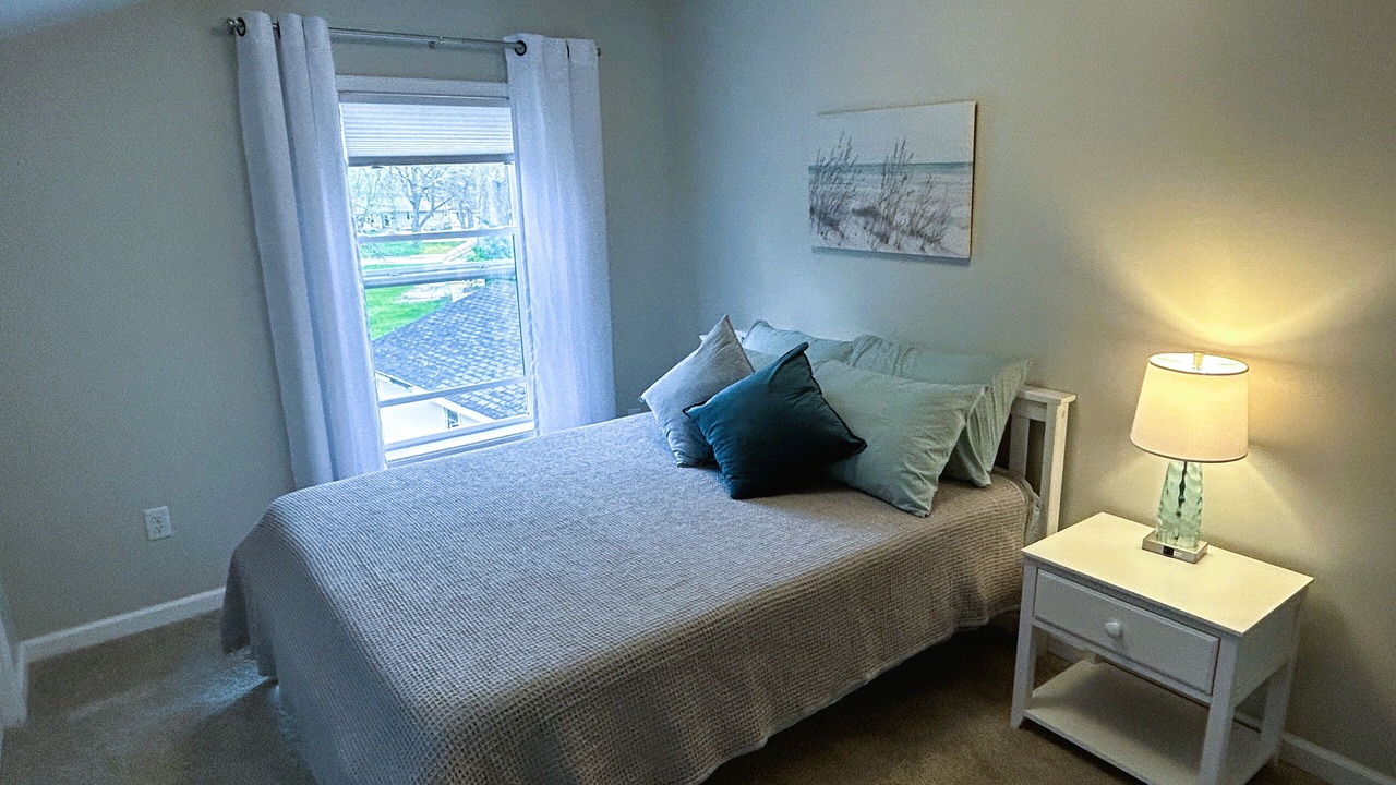 Photo of Bedroom in Lakeside