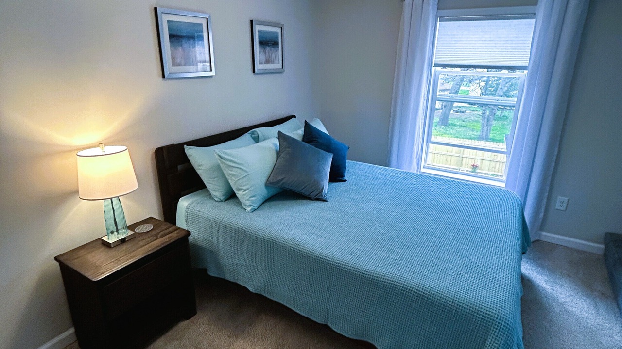 Photo of Bedroom in Lakeside