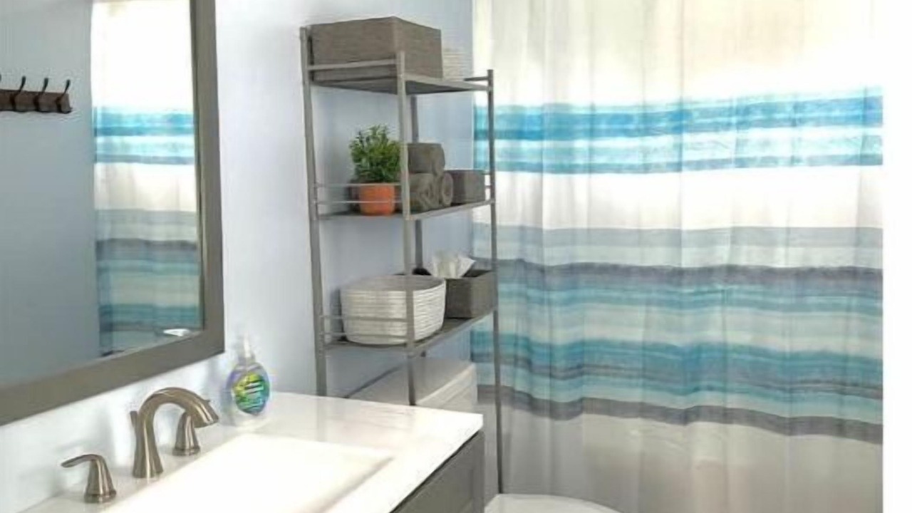Photo of Bathroom in Lakeside